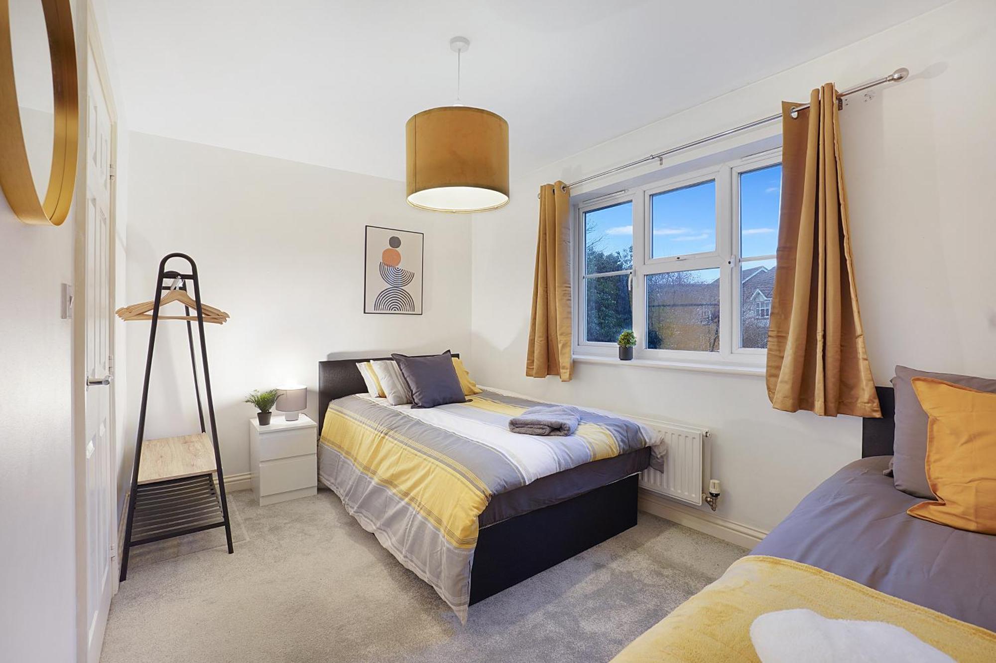 Comfortable Stylish Townhouse In Ashford Sleeps 5 Netflix 2 Parking Spaces Perfect For Contractors And Families Exterior photo