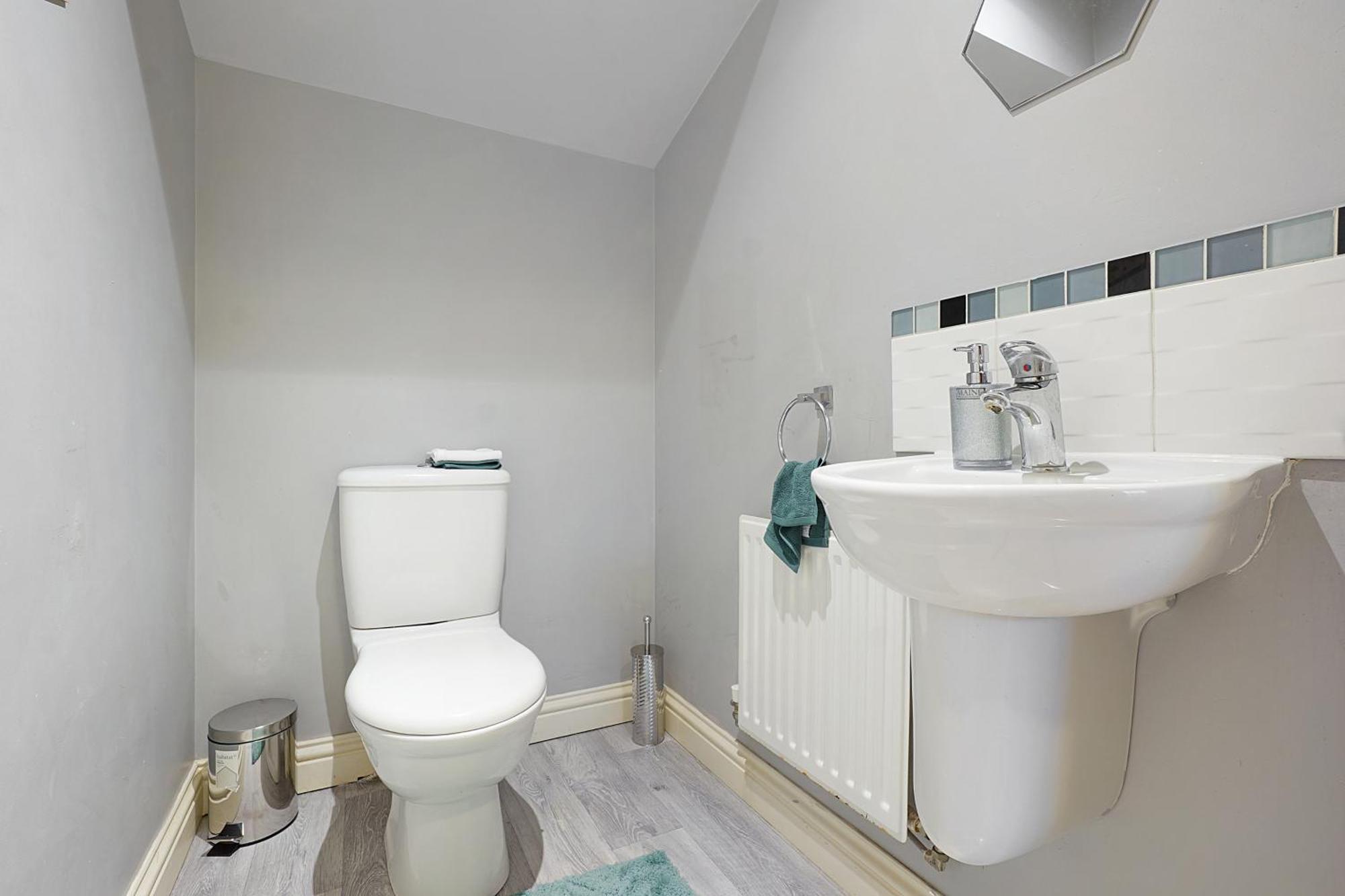 Comfortable Stylish Townhouse In Ashford Sleeps 5 Netflix 2 Parking Spaces Perfect For Contractors And Families Exterior photo